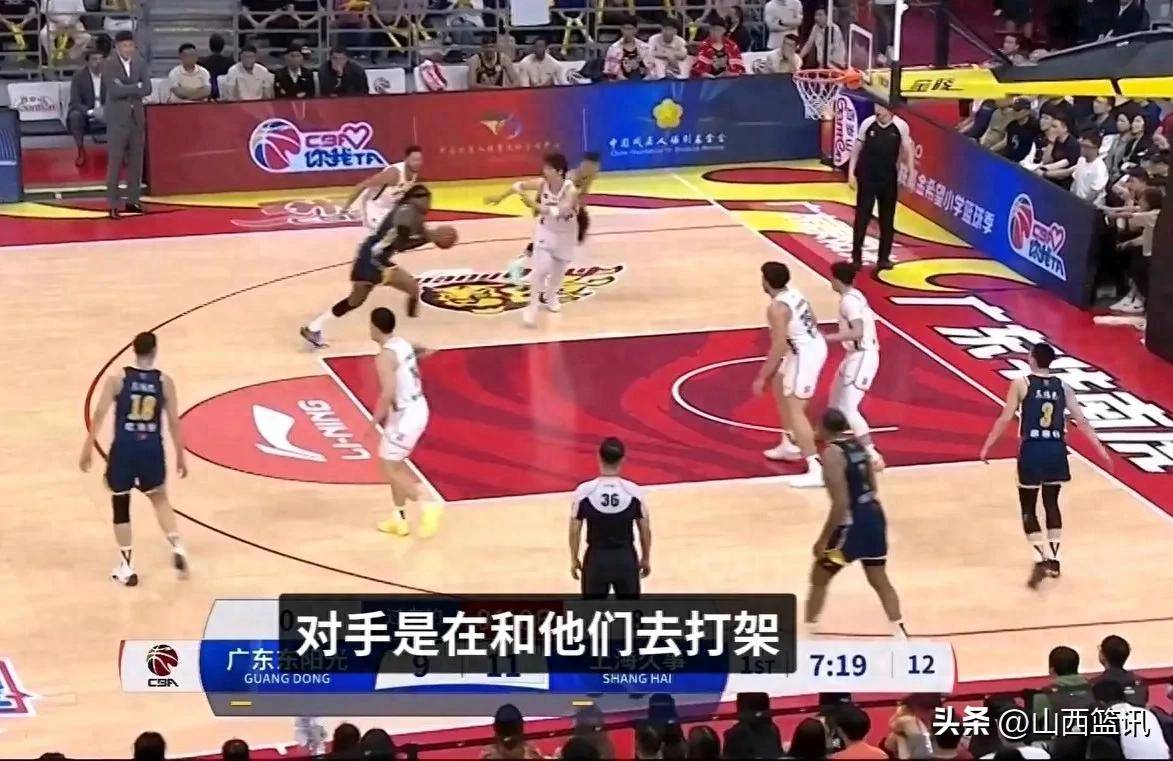 aoa体育活动-包含激烈对抗场面火爆体育馆内掌声雷动的词条