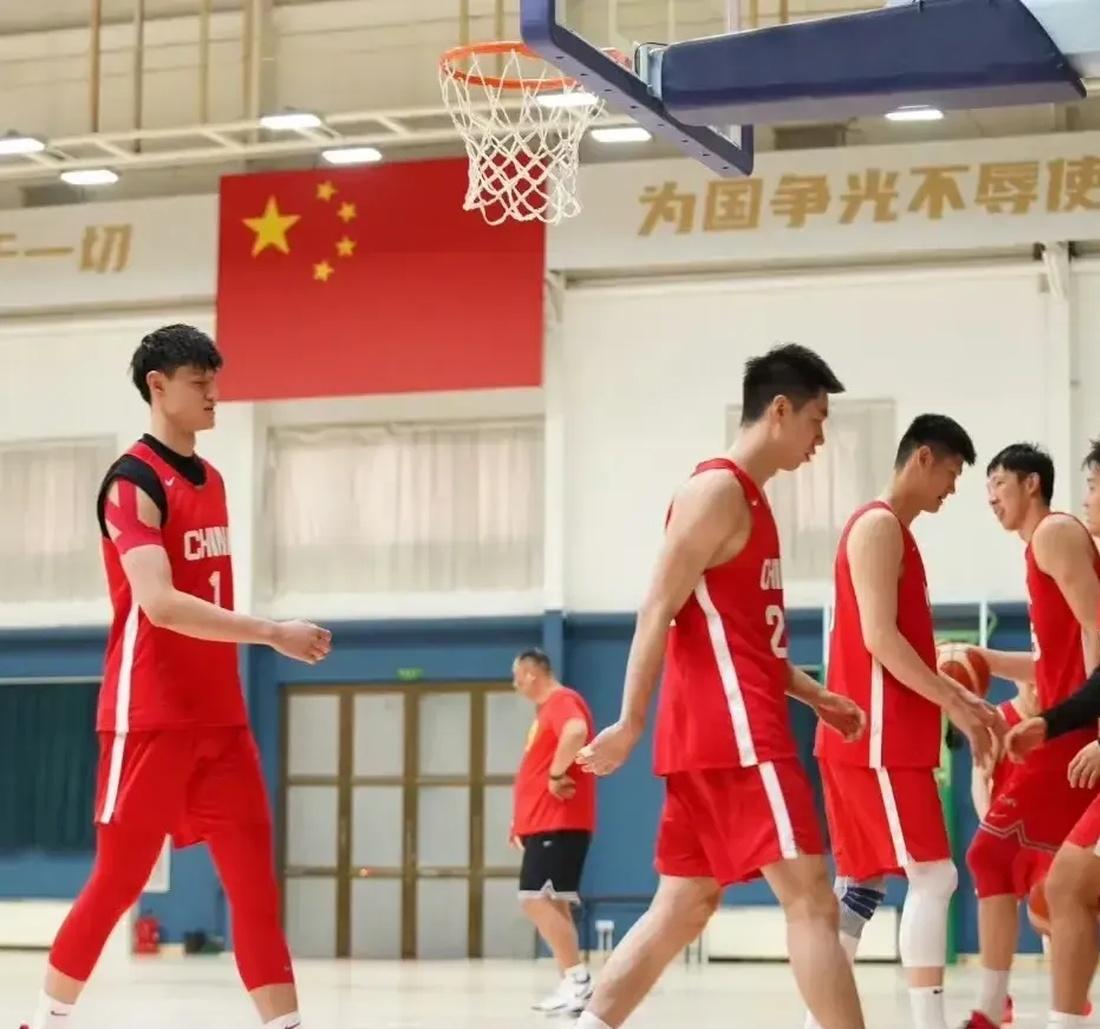 甘肃男篮在比赛中展现出灵活的快攻战术,成功击败对手的简单介绍 甘肃男篮在比赛中展现出灵活的快攻战术,成功击败对手的简单介绍