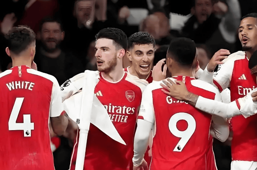 aoa体育娱乐-巴黎圣日耳曼主场落后，费尔南茨重演救场的简单介绍