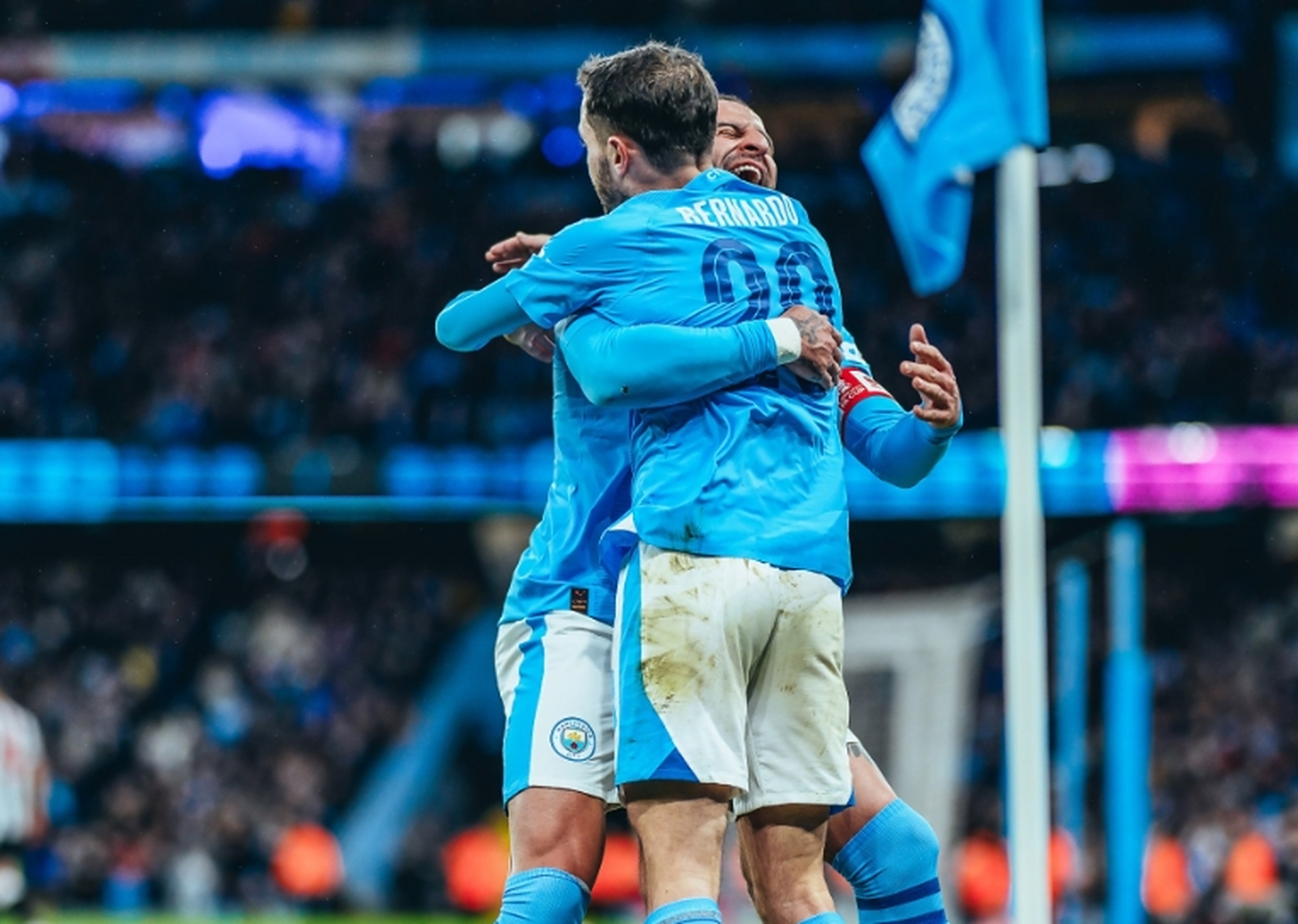 曼城演绎绝杀好戏，力挽狂澜