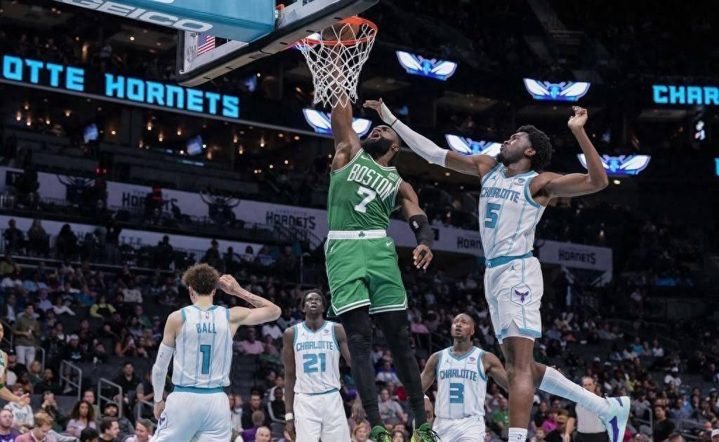 凯尔特人客场击败黄蜂,助力前进 凯尔特人客场击败黄蜂,助力前进