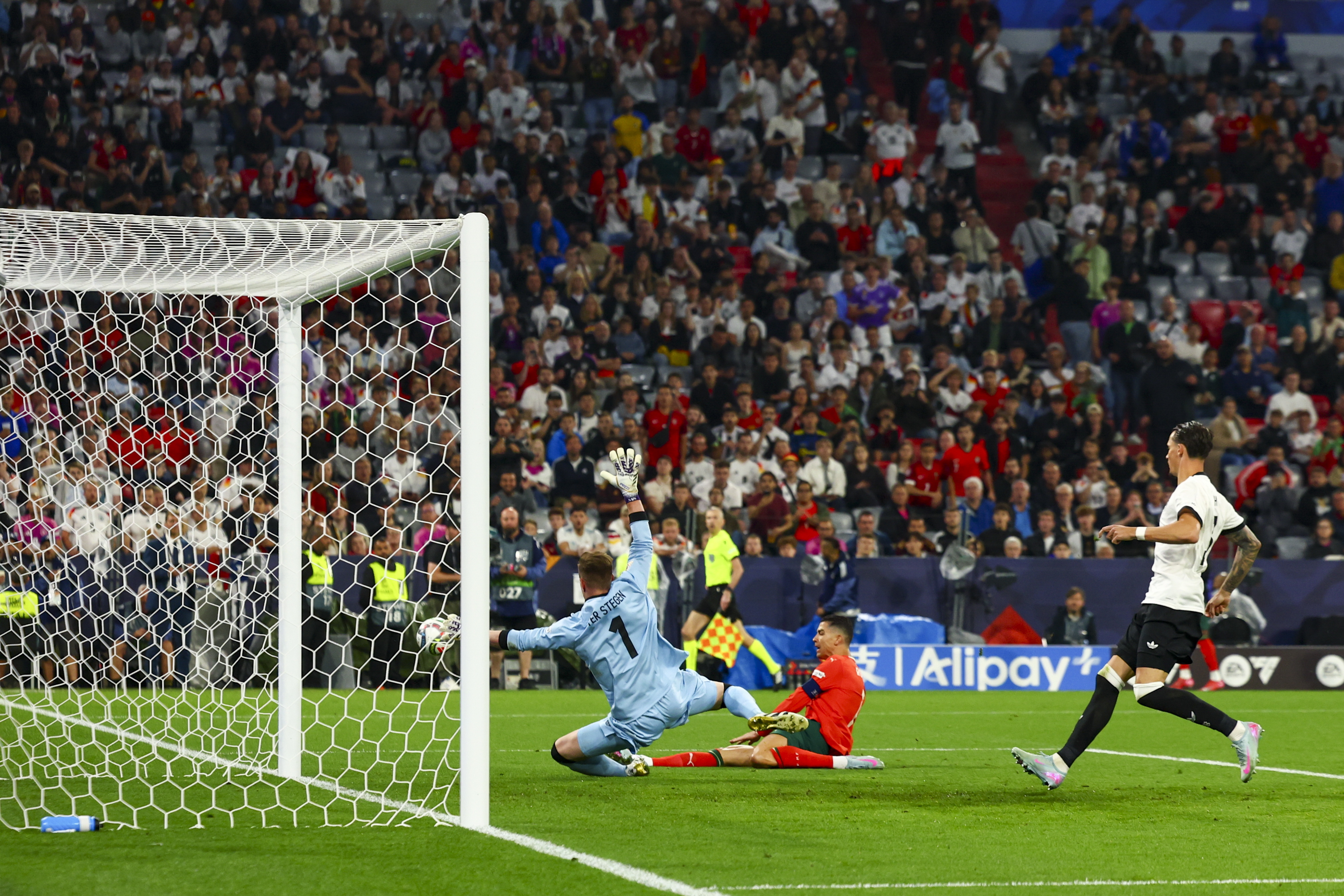 葡萄牙队惨败克罗地亚，遭淘汰