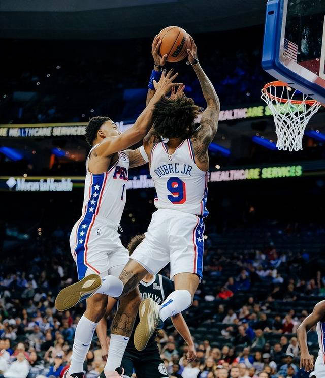 aoa体育-篮网逆转老鹰，小状元小托马斯奇迹般回收赛点的简单介绍