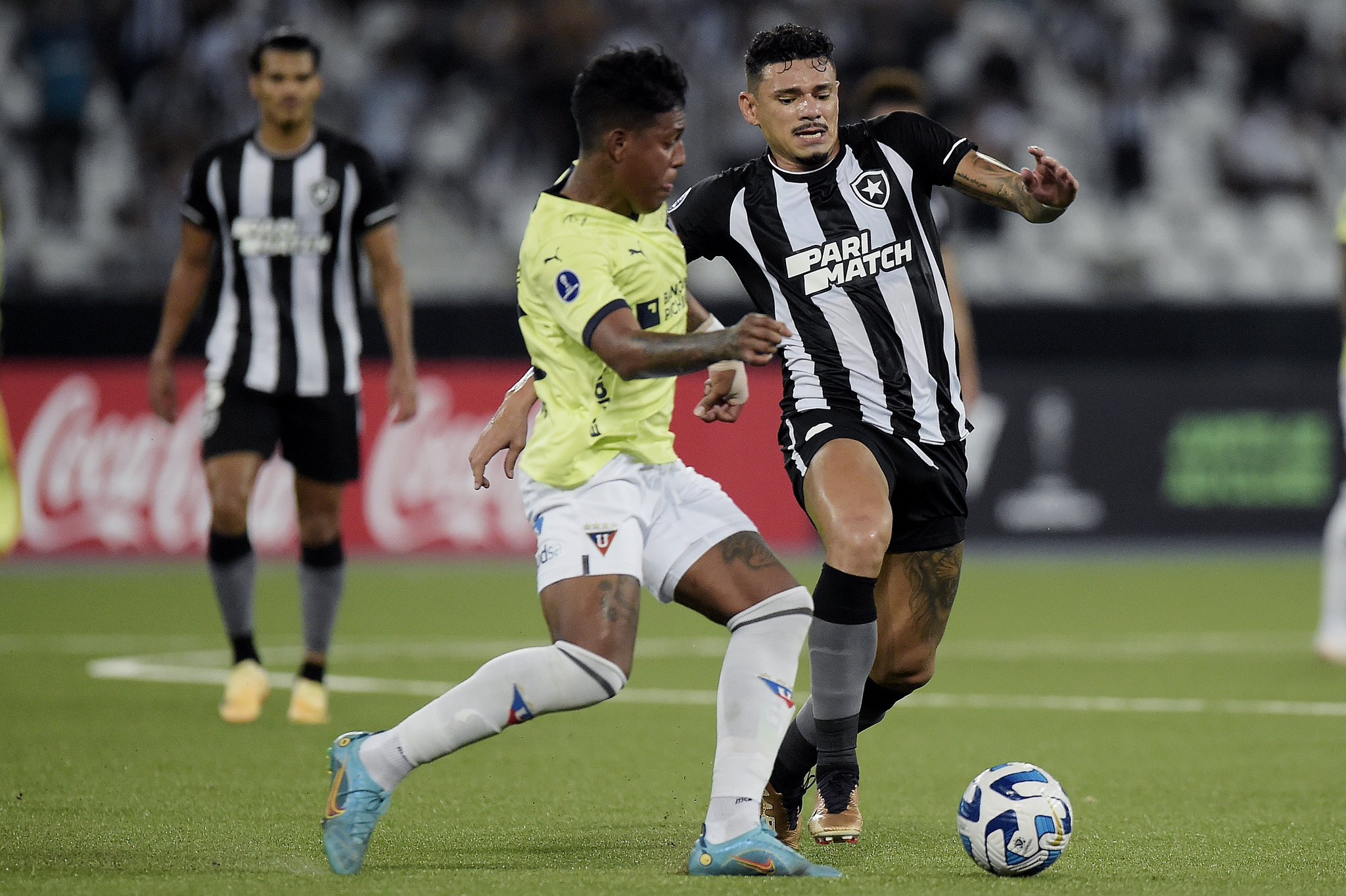 aoa体育教练-柏林联队在主场遭遇失利，球队状况堪忧的简单介绍