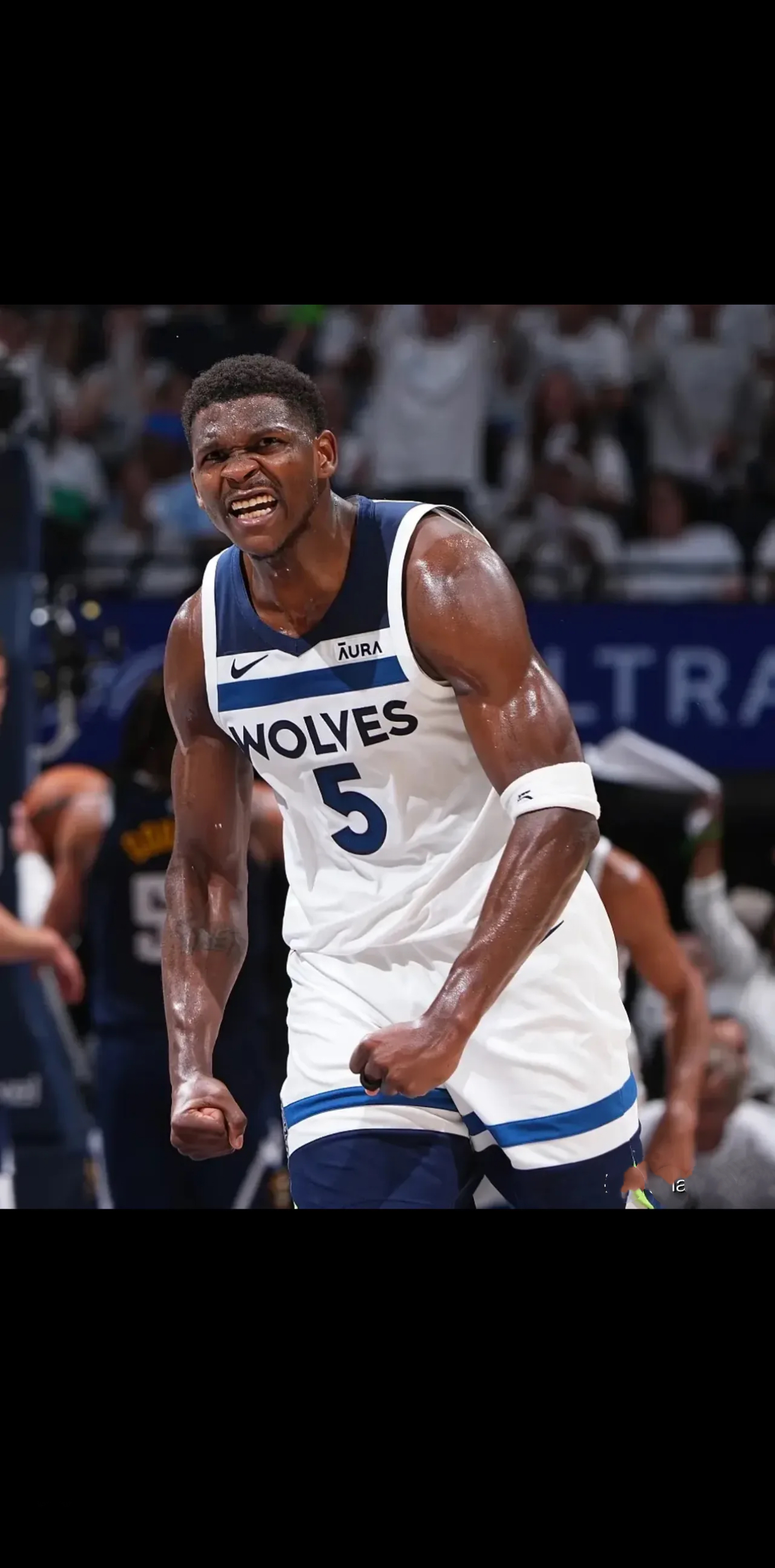 aoa体育馆-森林狼队球员克服困难迎接挑战