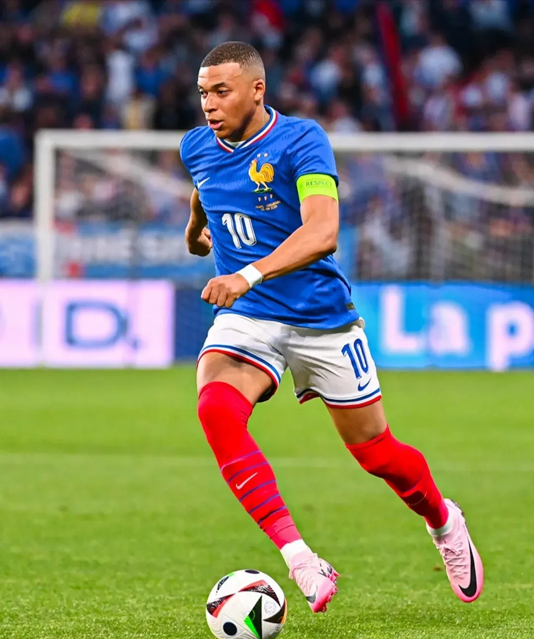 体育界的亮点：国际足球赛事精彩集锦的简单介绍