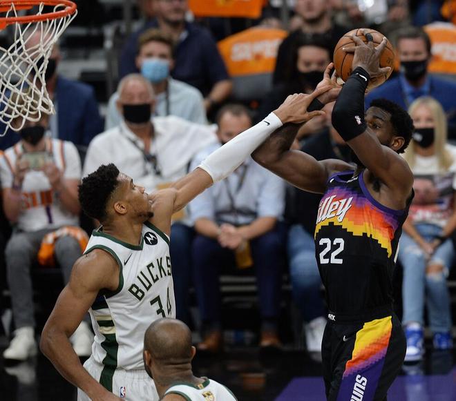 包含雄鹿卫冕之路坎坷，备受挑战爆发危机的词条