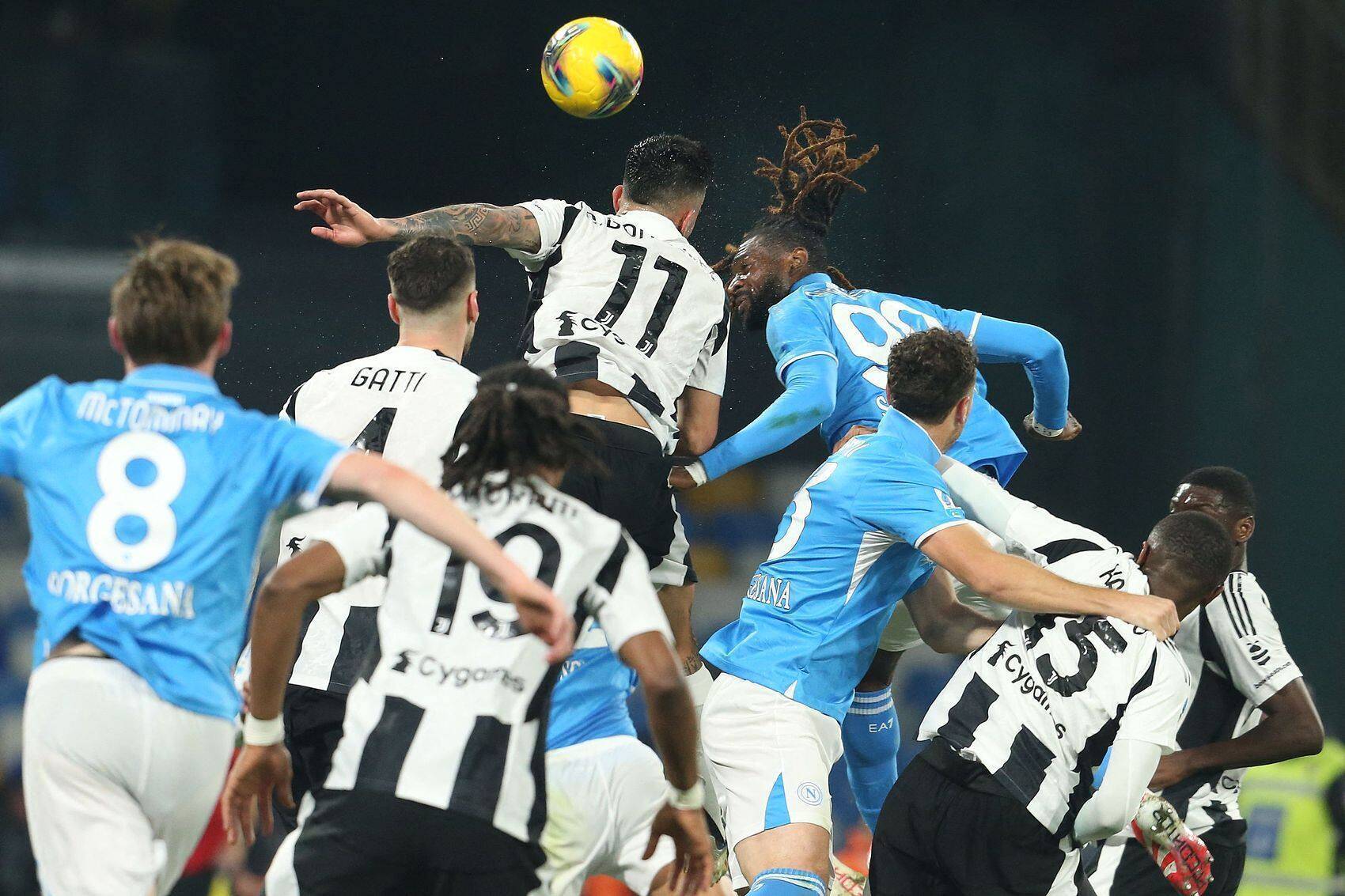 尤文图斯客场不敌那不勒斯意甲争冠形势紧张的简单介绍