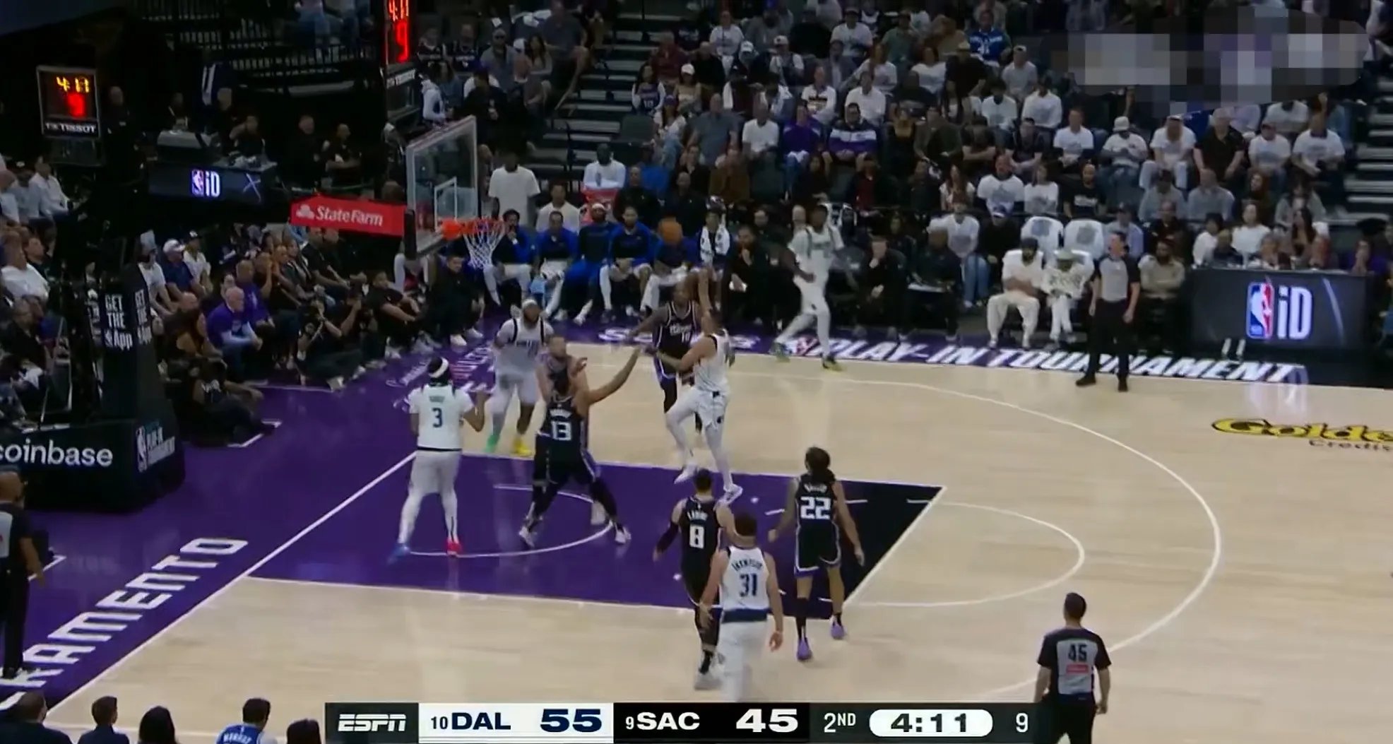 包含独行侠击败尼克斯，哈里斯全场砍下25分的词条