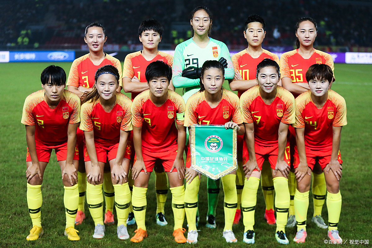 aoa体育课程-中国女足奋勇争先，夺得比赛胜利
